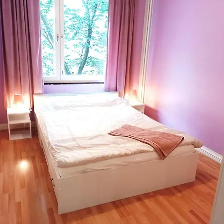 Great Location In Appartamento *